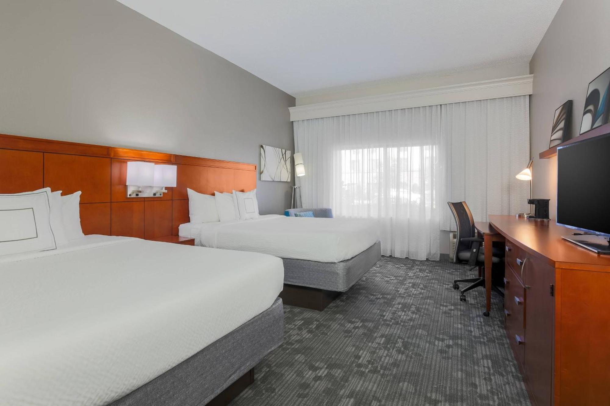 Courtyard By Marriott Monroe Airport Hotel Exterior photo
