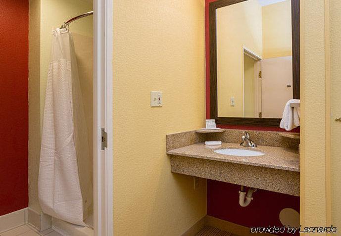 Courtyard By Marriott Monroe Airport Hotel Exterior photo