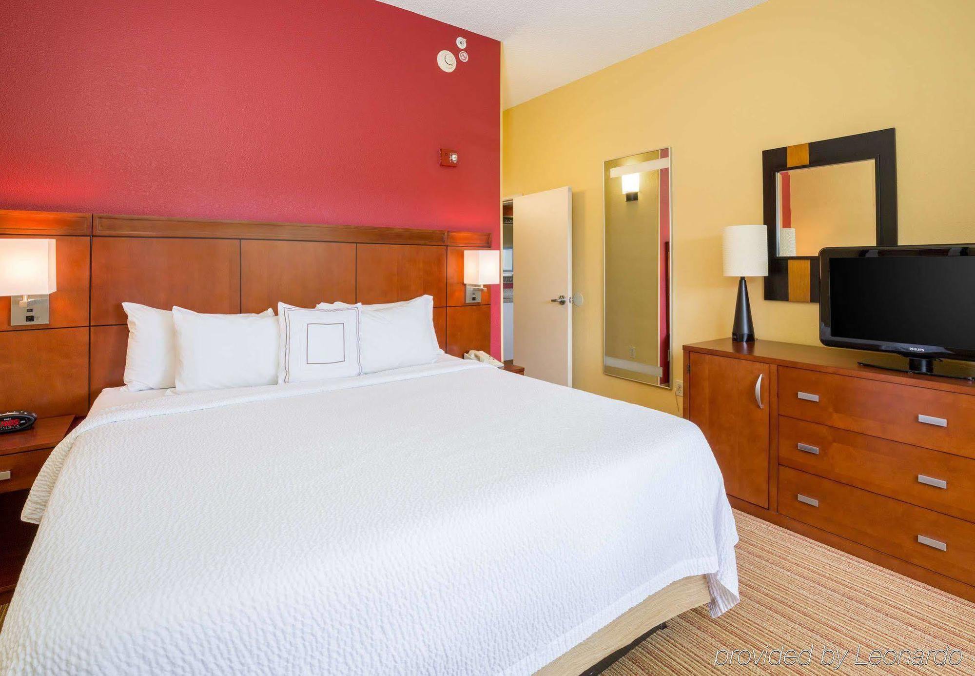 Courtyard By Marriott Monroe Airport Hotel Exterior photo